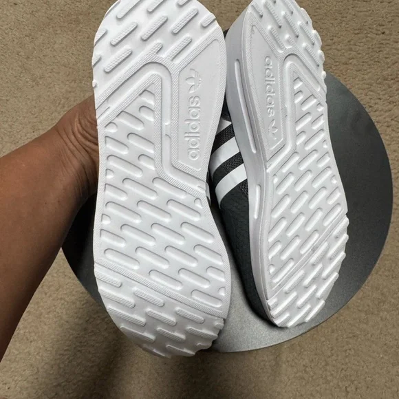 Adidas Lil Boys Sneakers - Picture 3 of 5